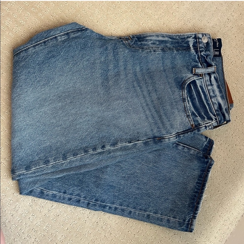 Abercrombie Men’s Loose 90s Jean